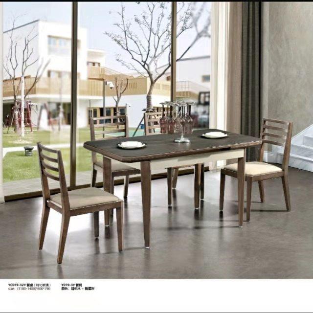 钢化玻璃餐桌+4把椅